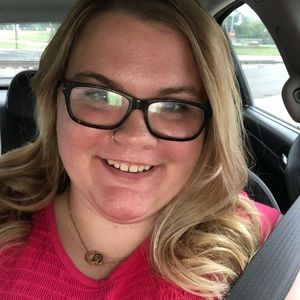 Meet your Posher, Cassandra